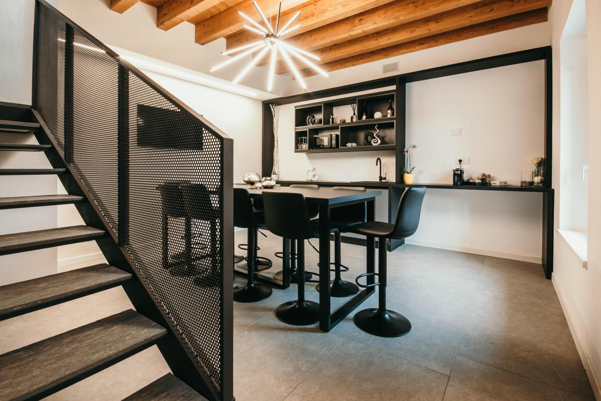 Gio Leo Guest House Lesa Dış mekan fotoğraf