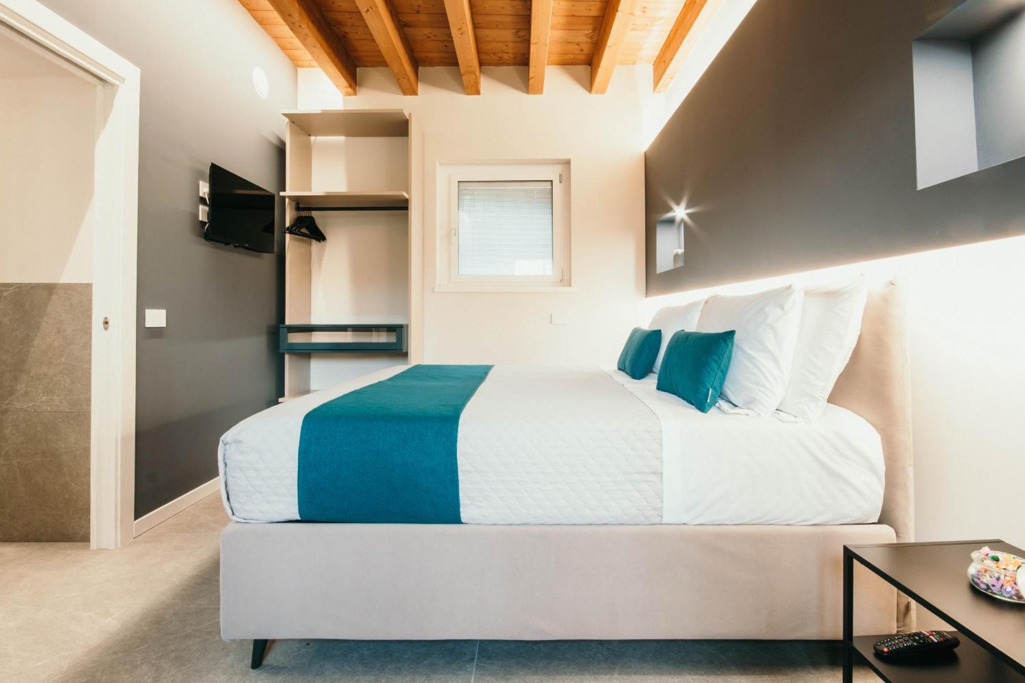 Gio Leo Guest House Lesa Dış mekan fotoğraf
